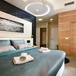 Πανσιόν Peninsula Luxury 4*
