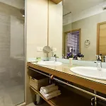 Peninsula Luxury Gasthof