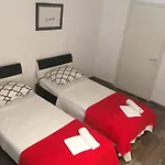 Peninsula Luxury Πανσιόν Ζαντάρ