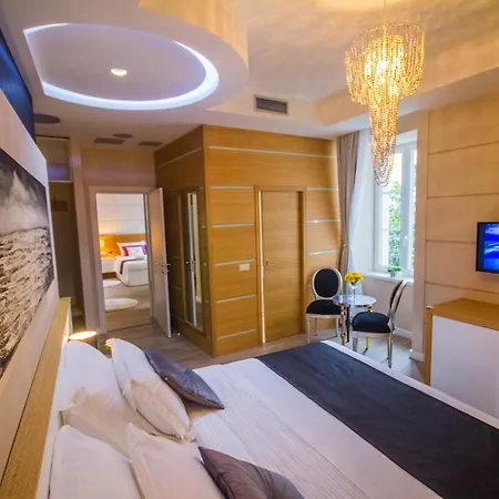 Πανσιόν Peninsula Luxury