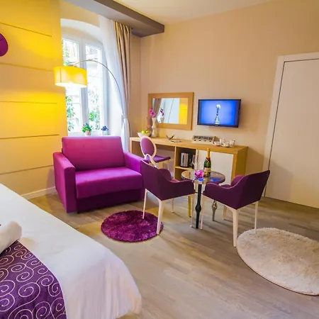 Peninsula Luxury Penzion