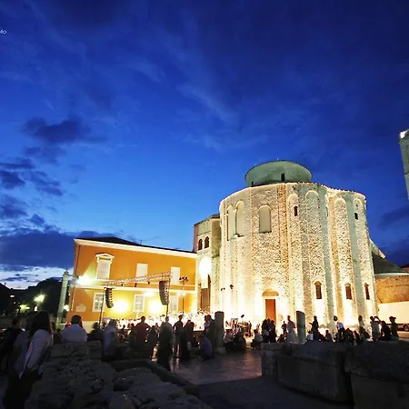 Peninsula Luxury Penzion