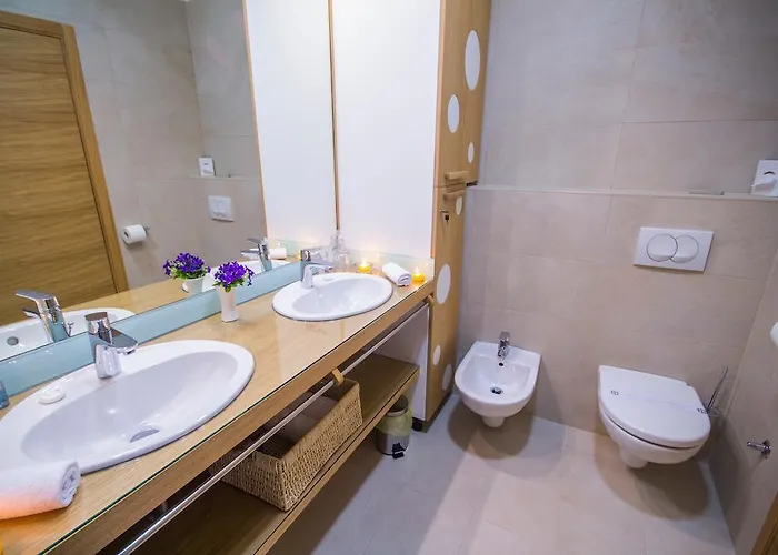 Peninsula Luxury Pensión 4*